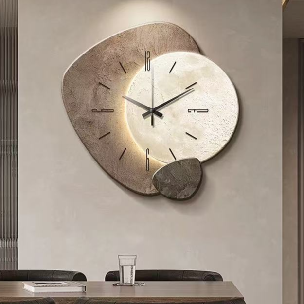 Elegant Oval Quartz Wall Clock